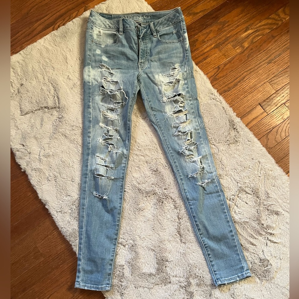 🦅 AEO hi rise distressed jeggings